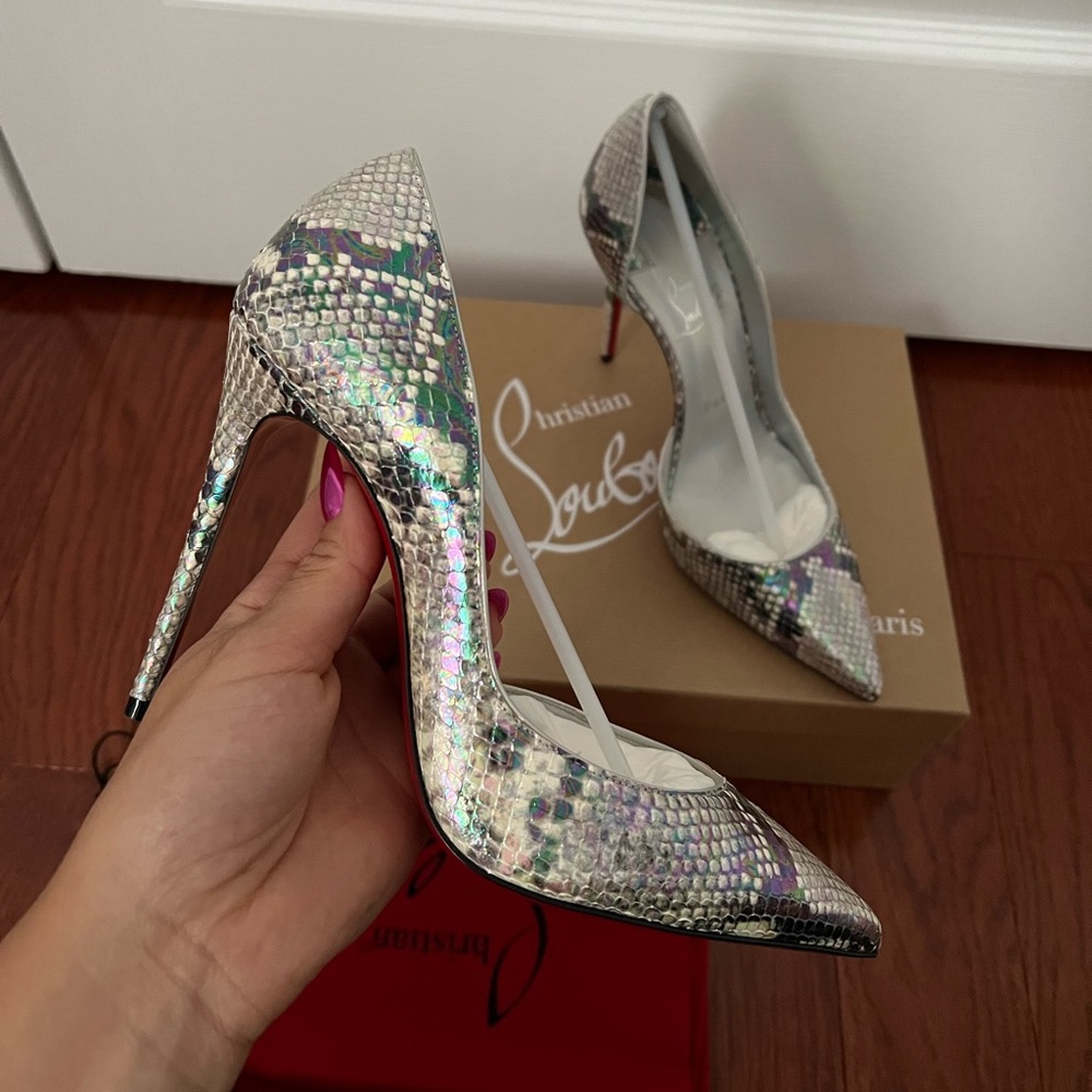 ❌SOLD❌NEW IRIZA LOUBOUTIN HEELS